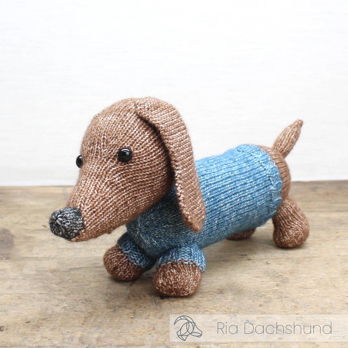 Knitting kit — Ria Dachshund