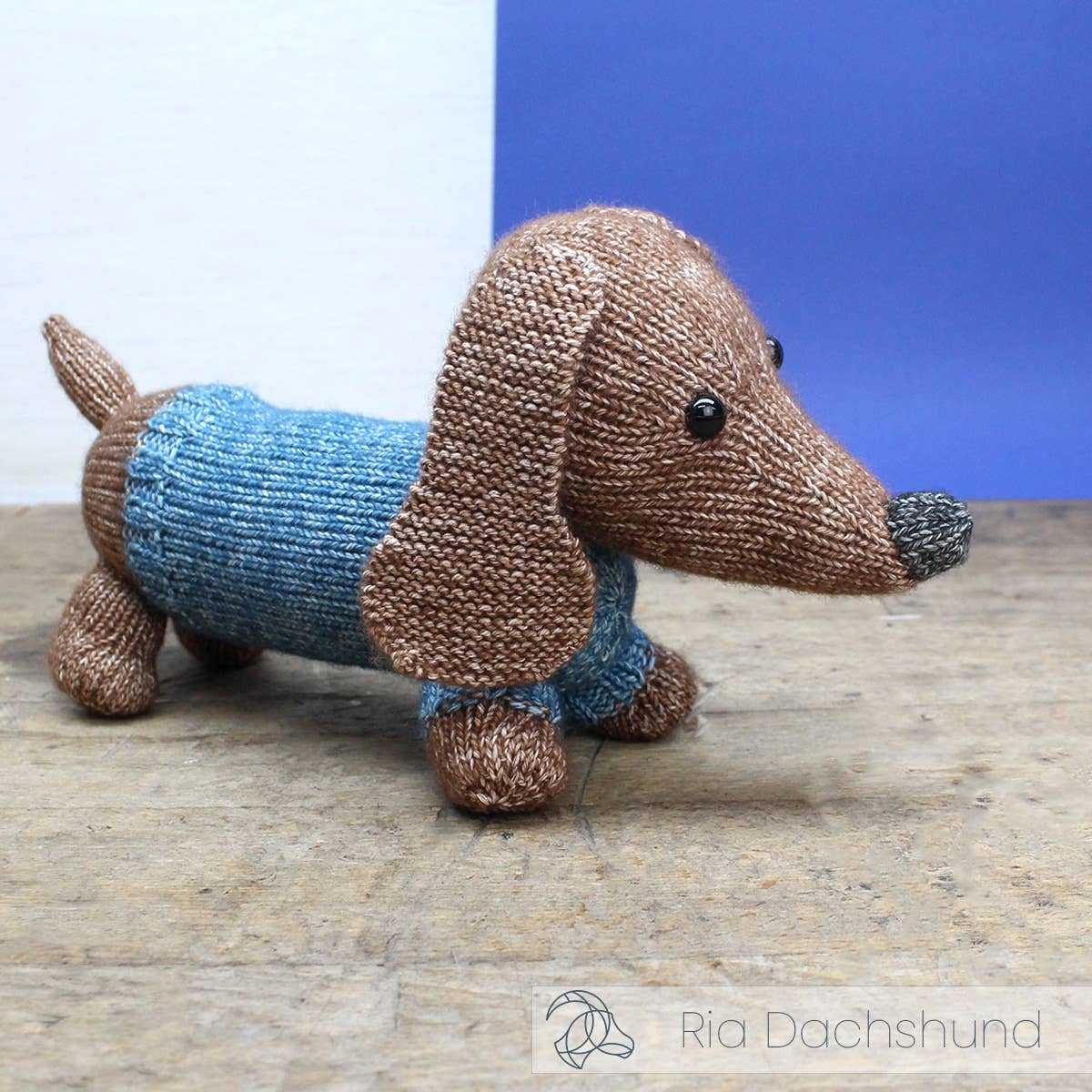 Knitting kit — Ria Dachshund